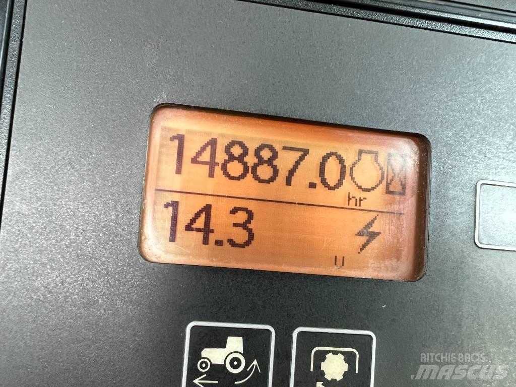 John Deere 8230 Traktori