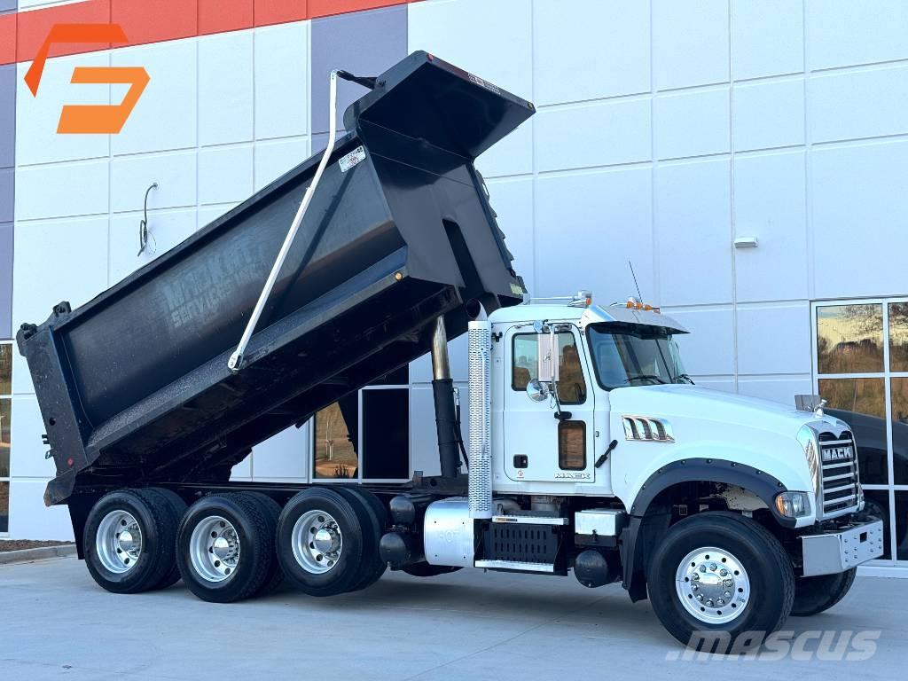 Mack GU713 Kiperi kamioni