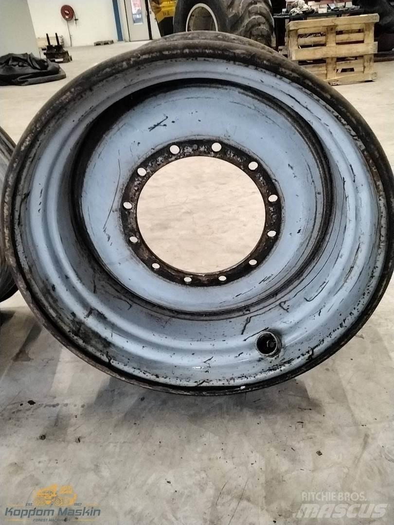 Valmet 901 20x34 Gume, točkovi i felne