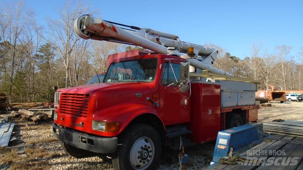 International 4700 Auto korpe