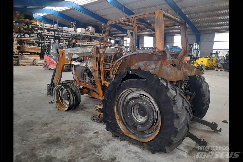Valtra N121 Traktori