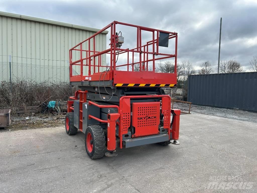 SkyJack SJ 8841 RT Makazaste platforme