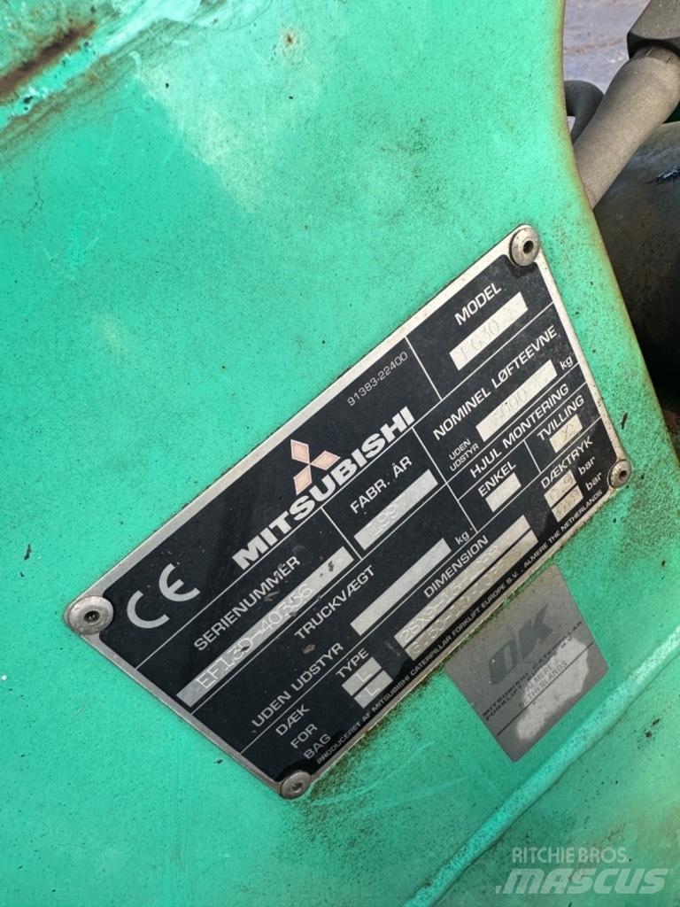 Mitsubishi FG 30 Plinski viljuškari