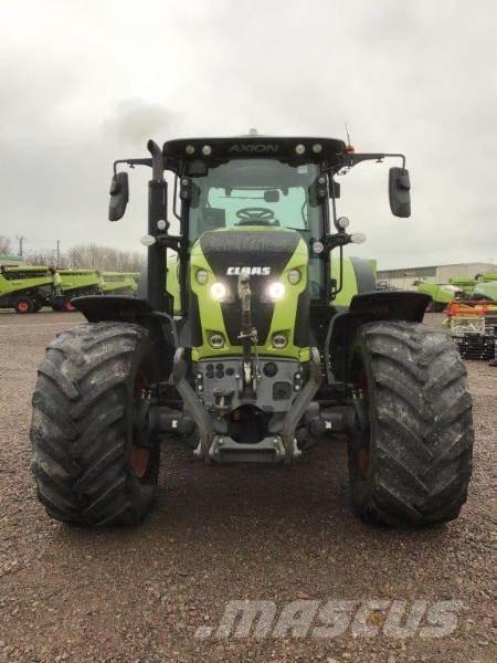 CLAAS AXION 810 Traktori