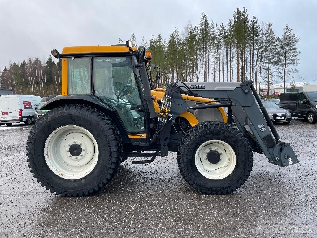Valtra A 95 Traktori