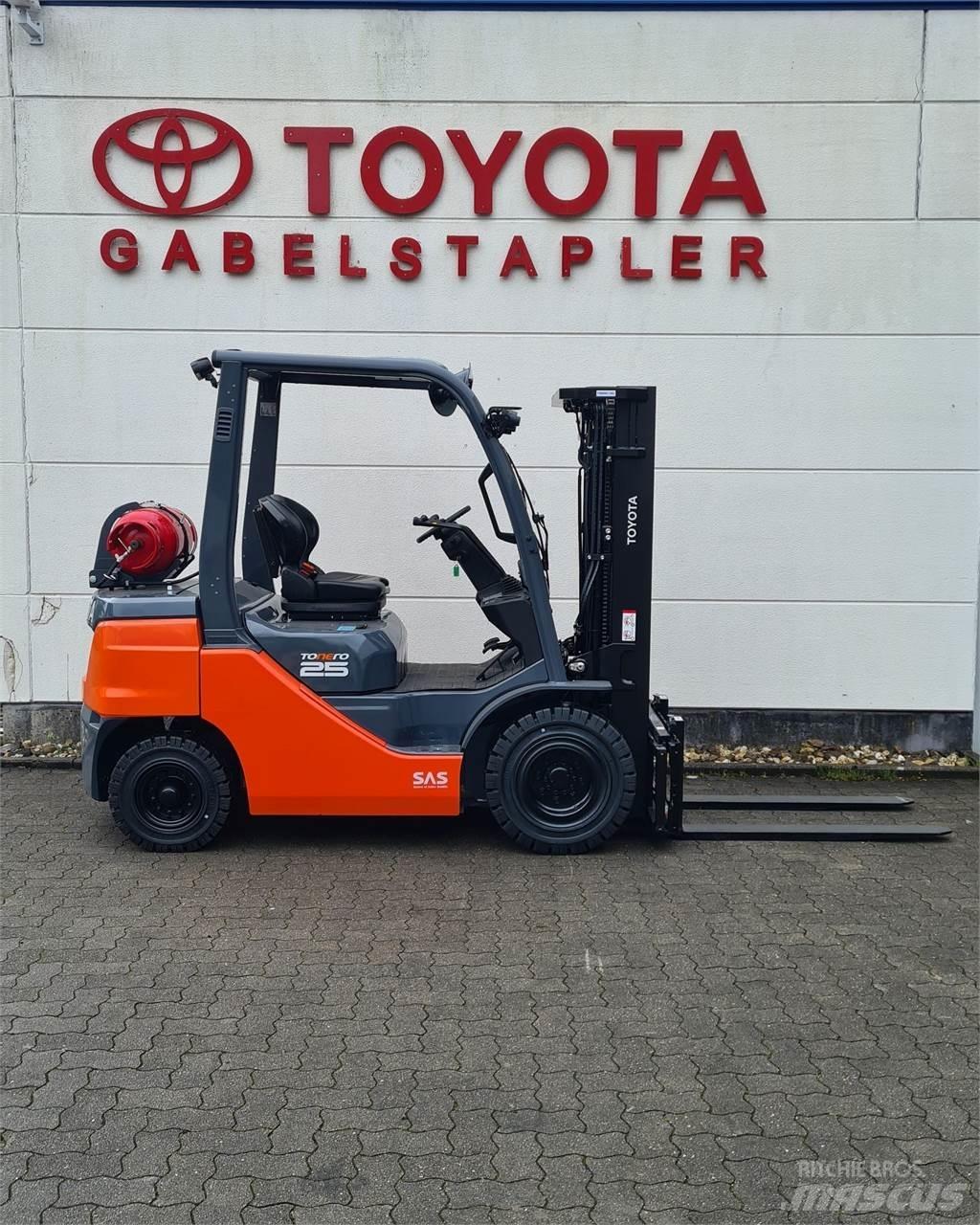 Toyota 02-8FGF25 Plinski viljuškari