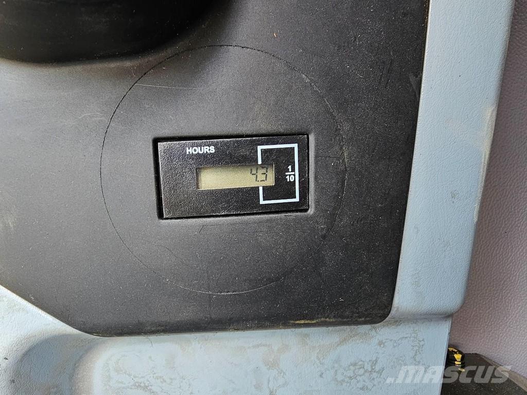 Hyundai R215L Bageri guseničari