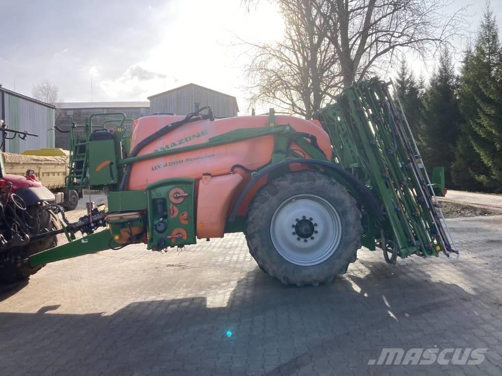 Amazone UX 4200 24 m Vučene prskalice