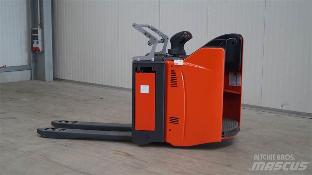 Linde T20SP kurz Nisko podizni električni viljuškar