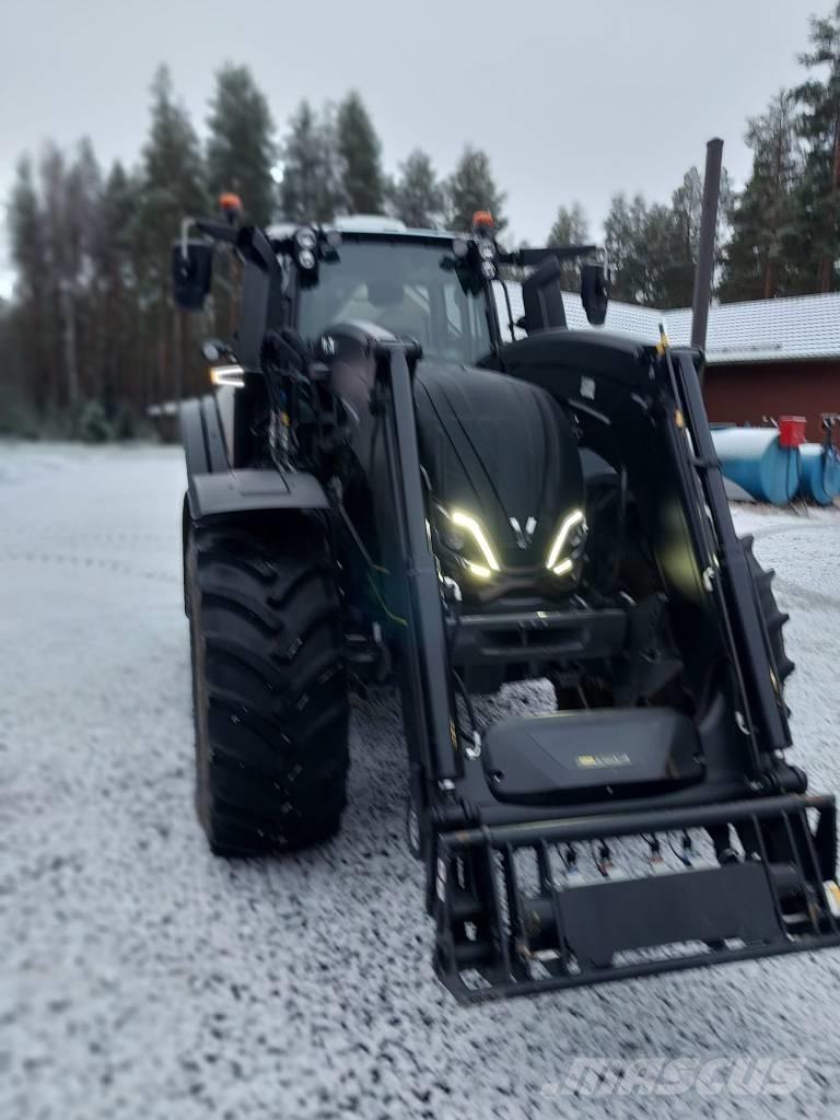 Valtra T 235 Traktori