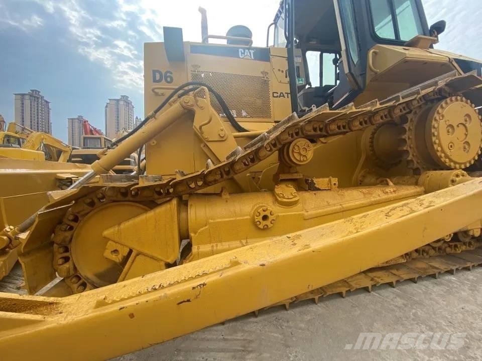 CAT D6R Buldožeri guseničari