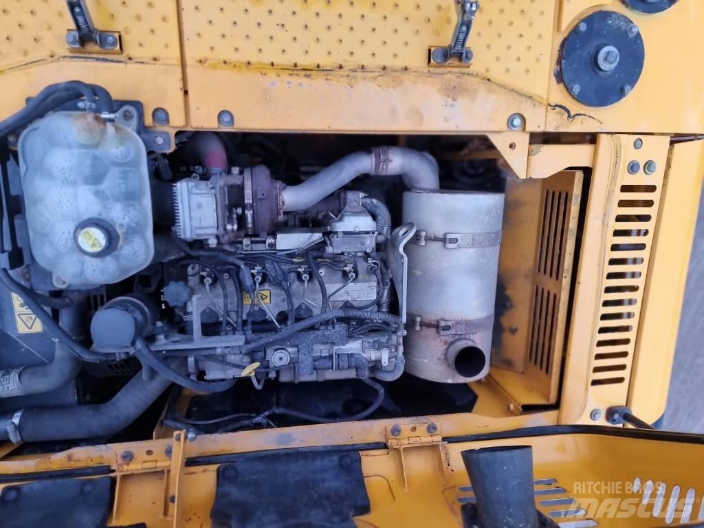 JCB JS 220 LC Bageri guseničari