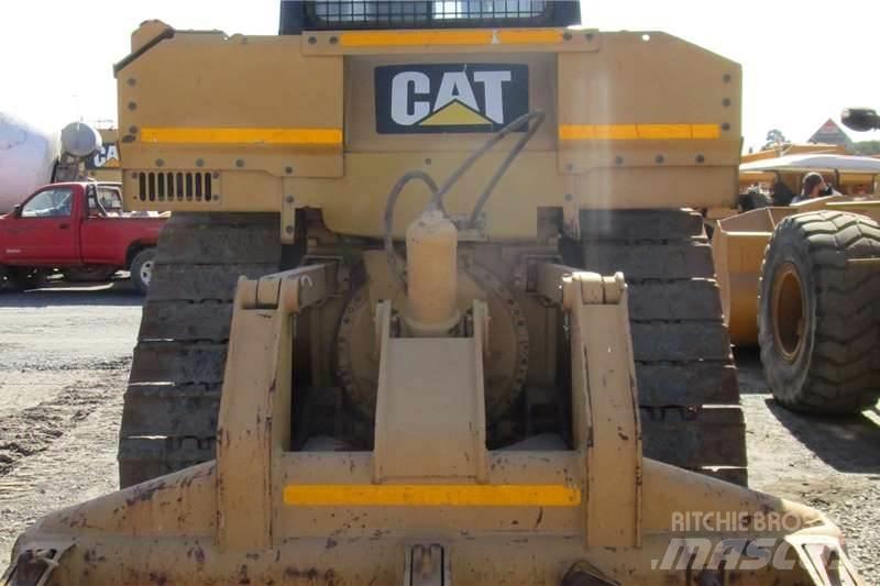 CAT D6R2 Buldožeri guseničari