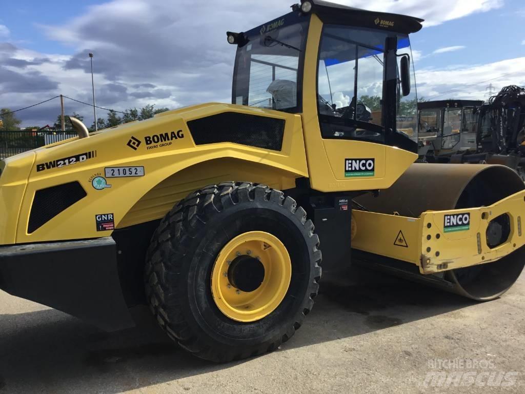 Bomag BW212D5 Nabijači zemlje