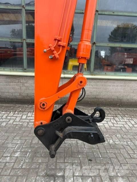 Hitachi ZX 135 US Bageri guseničari