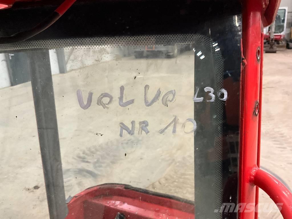 Volvo L 30 B Kabine i unutrašnjost