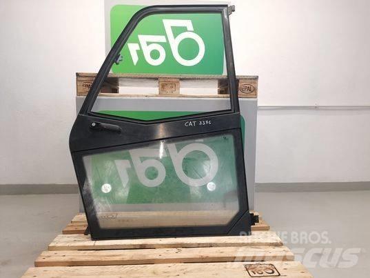 CAT TH337C door Kabine i unutrašnjost