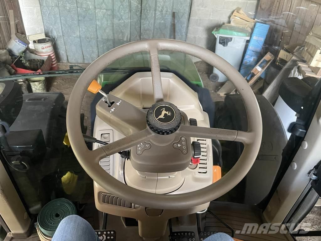 John Deere 6110M Traktori