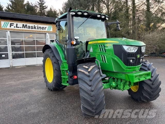John Deere 6120 R Traktori