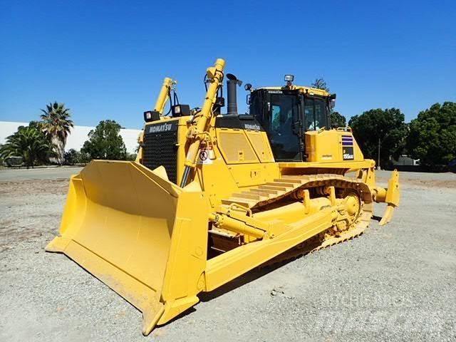 Komatsu D155AXi-8 Buldožeri guseničari