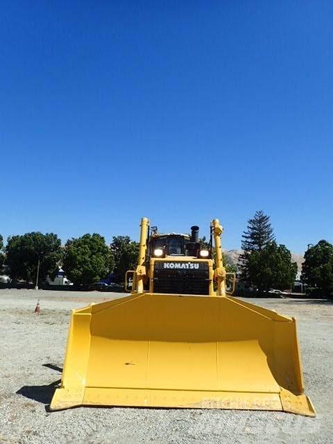 Komatsu D155AXi-8 Buldožeri guseničari