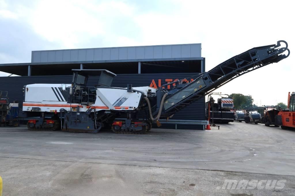 Wirtgen W250 Freze za asfalt