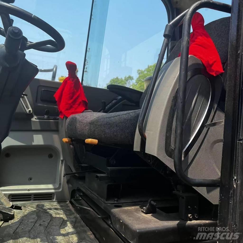 Hyundai R60W-7 Bageri točkaši