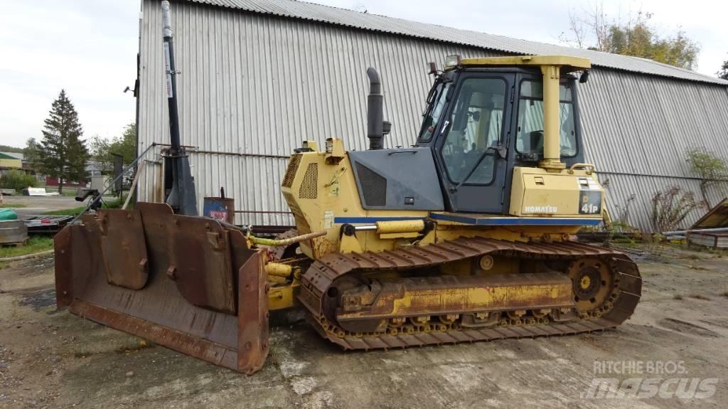 Komatsu D 41 P-6 Buldožeri guseničari