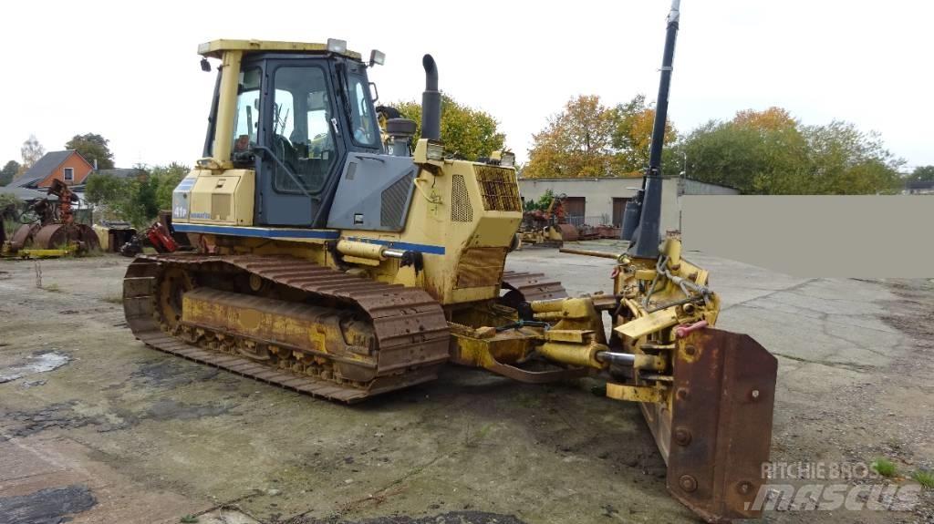 Komatsu D 41 P-6 Buldožeri guseničari