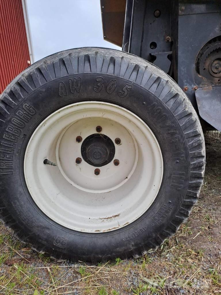 New Holland BR 7060 Prese/balirke za rolo bale