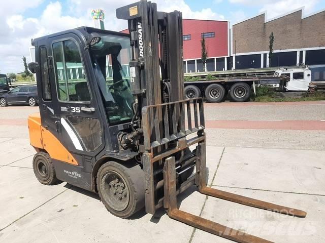 Doosan D 35 C-7 Dizelski viljuškari