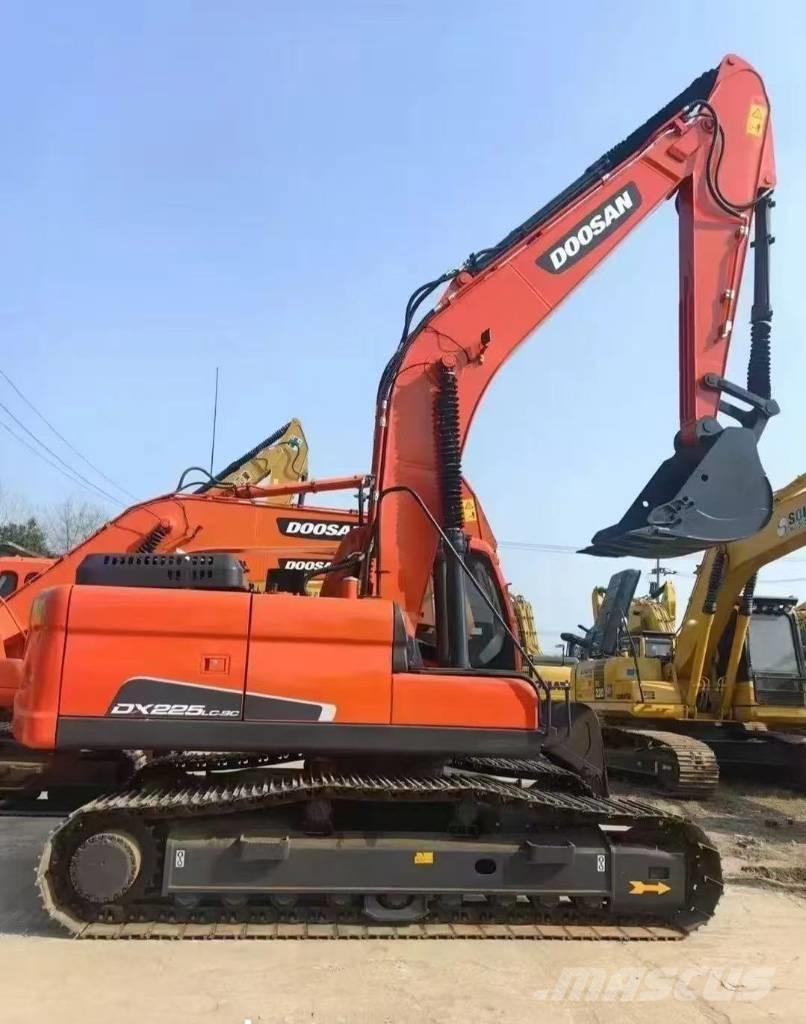 Doosan DX 225 LC Bageri guseničari