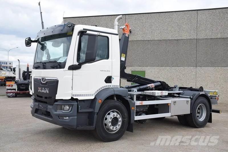 MAN TGM 18.320 Rol kiper kamioni sa kukom za podizanje tereta