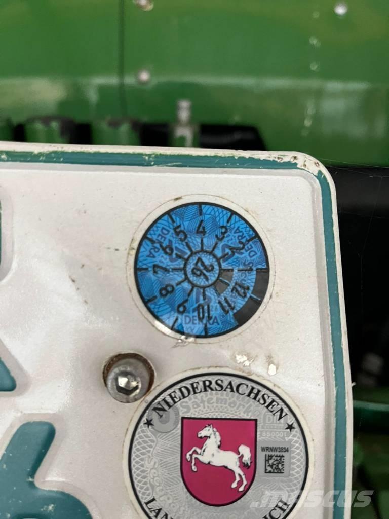 John Deere 7600 Traktori