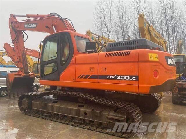 Doosan DX300 Bageri guseničari