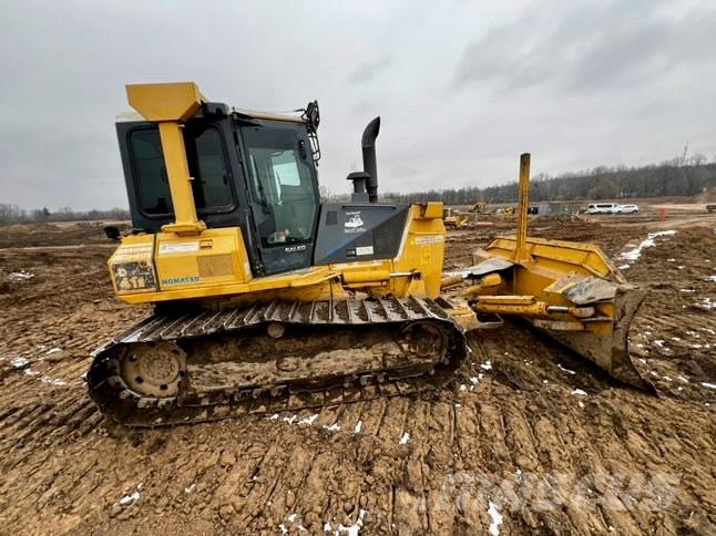 Komatsu D 41 E Buldožeri guseničari