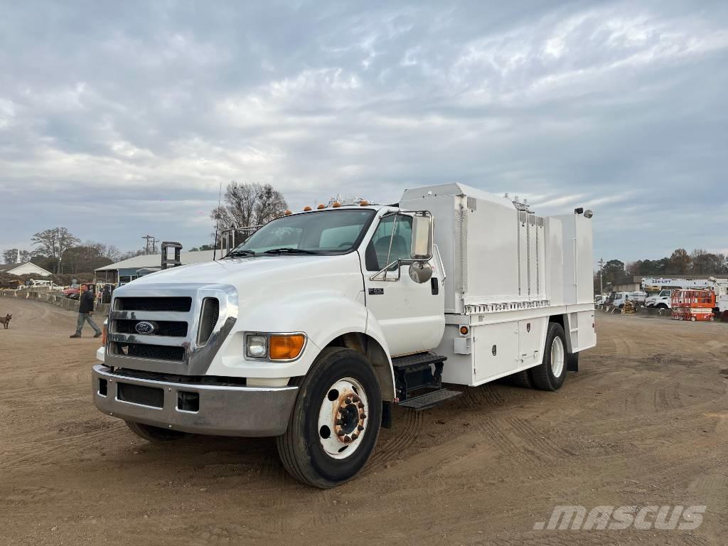 Ford F 650 XLT Kamioni cisterne