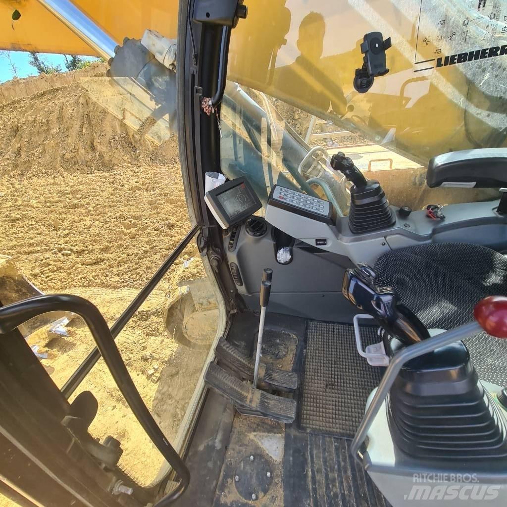 Liebherr R 936 LC Bageri guseničari