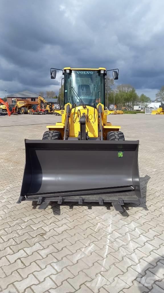Volvo L 30 G Utovarivači na točkove