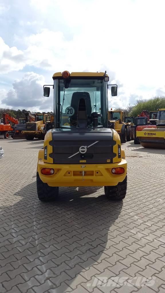 Volvo L 30 G Utovarivači na točkove