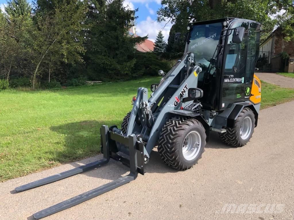 GiANT G 2200 E Višenamenski utovarivači