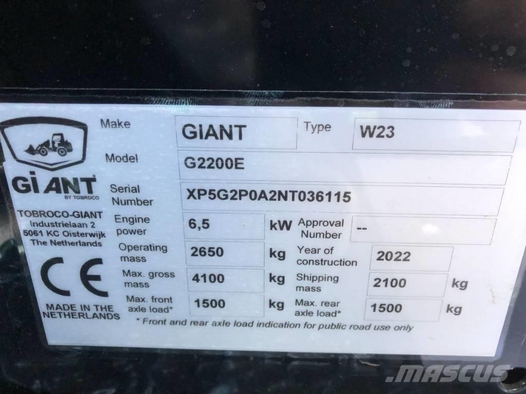 GiANT G 2200 E Višenamenski utovarivači