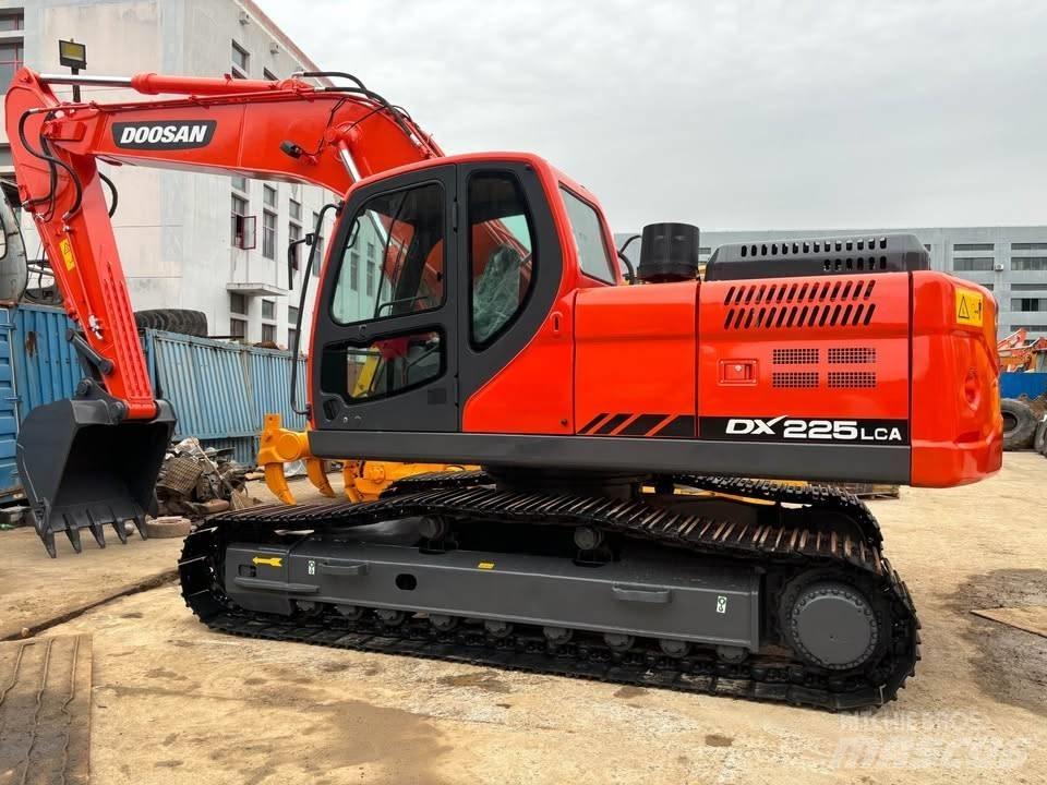 Doosan DX 225 LCA Bageri guseničari