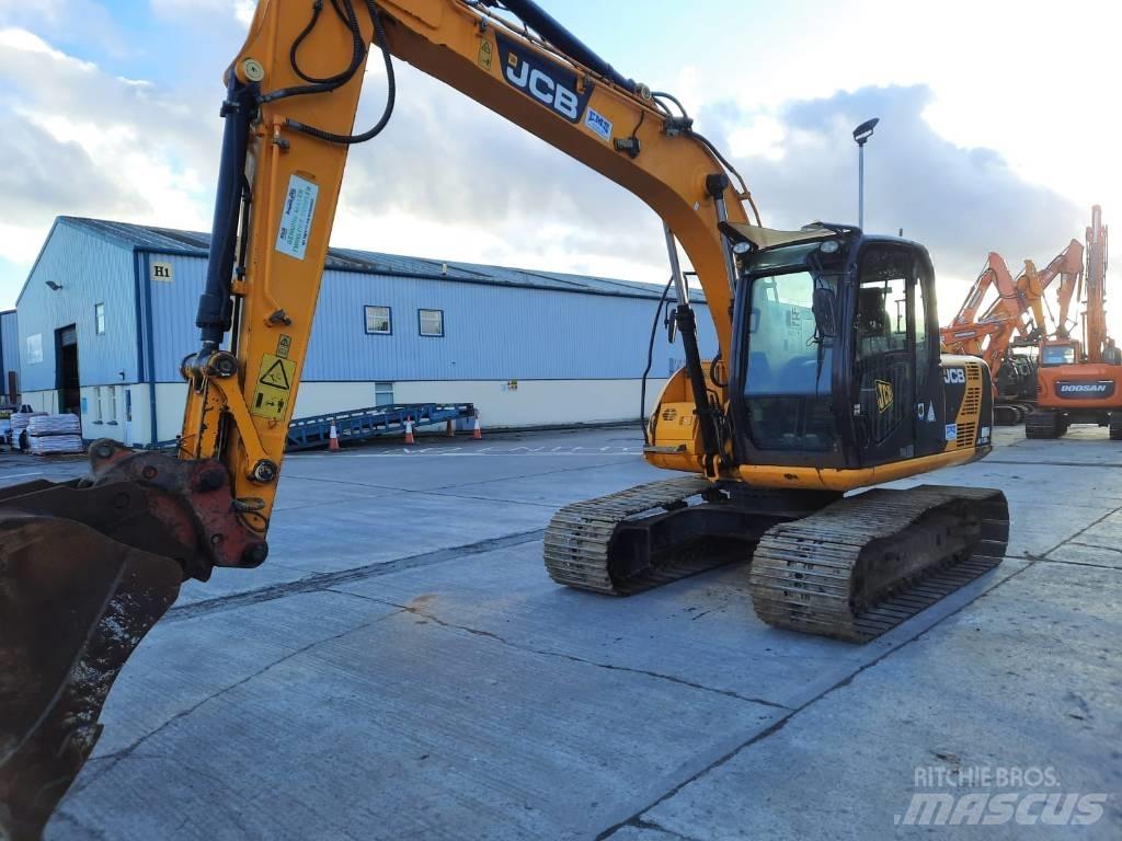 JCB JS 130 LC Bageri guseničari