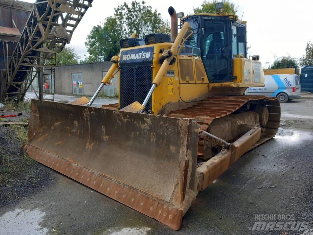 Komatsu D65PX-18 Buldožeri guseničari