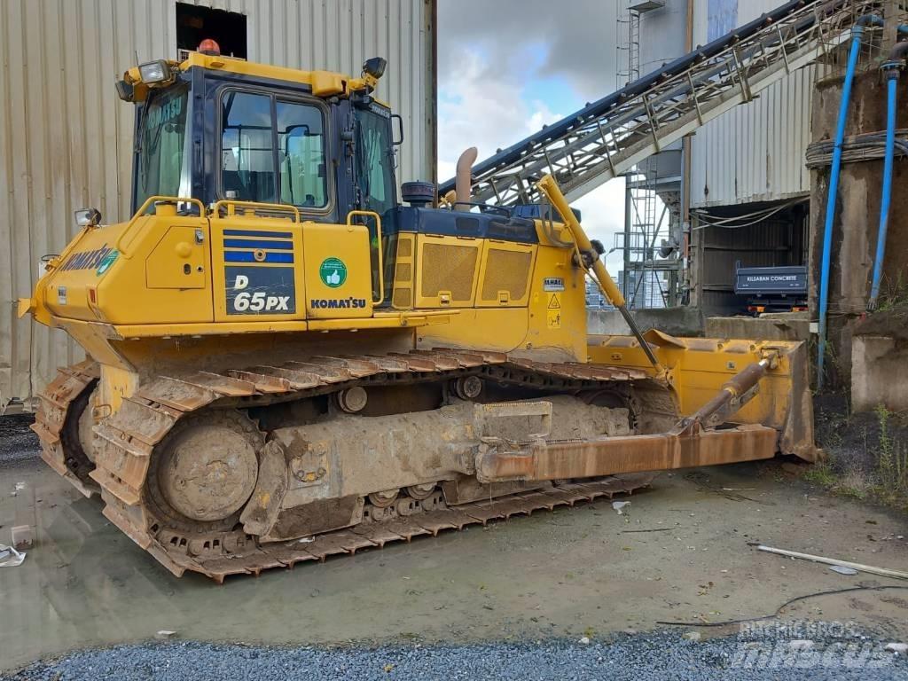 Komatsu D65PX-18 Buldožeri guseničari