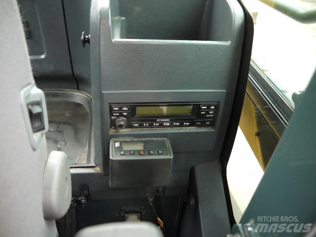 Hyundai R 220 LC-9A Bageri guseničari