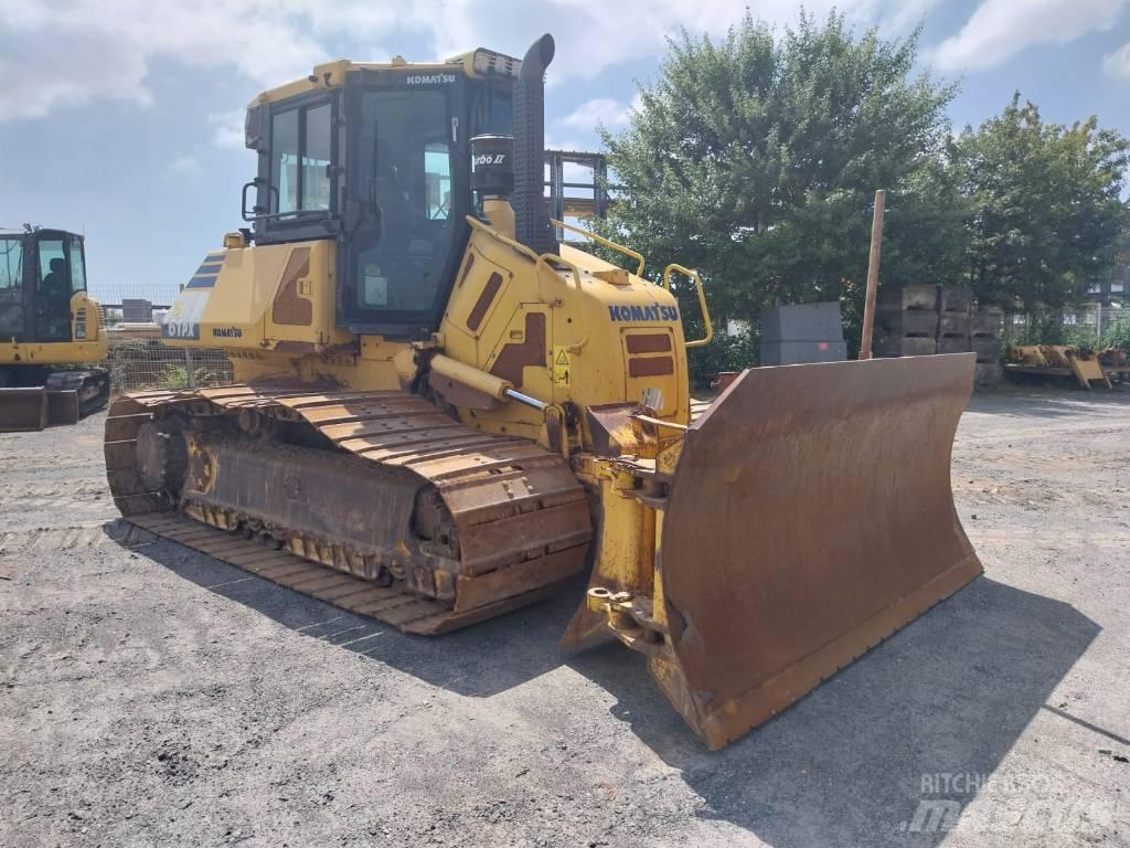Komatsu D61PX-23 Buldožeri guseničari