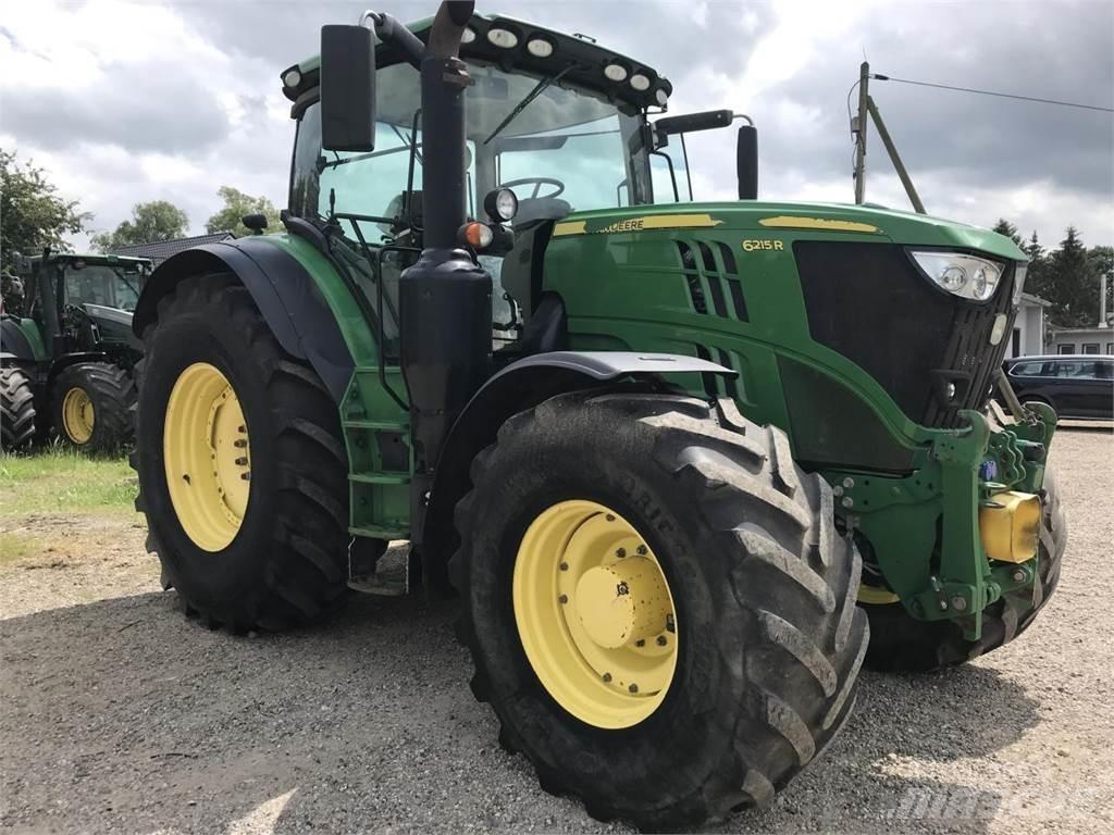 John Deere 6215R Traktori