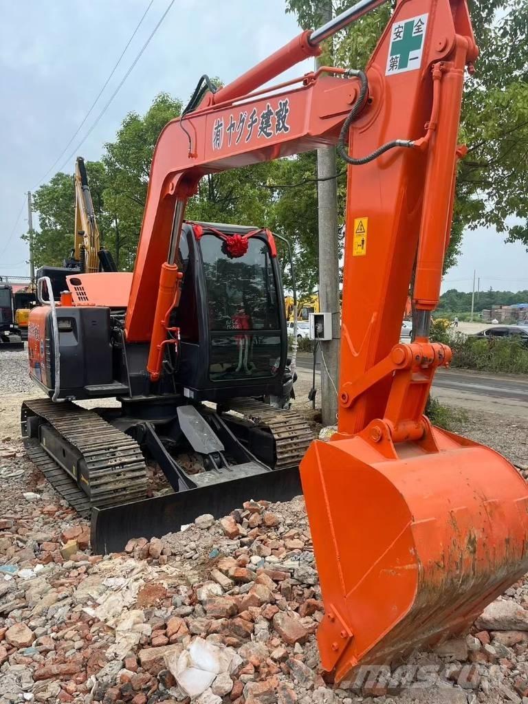 Hitachi ZX70 Midi bageri 7t – 12t